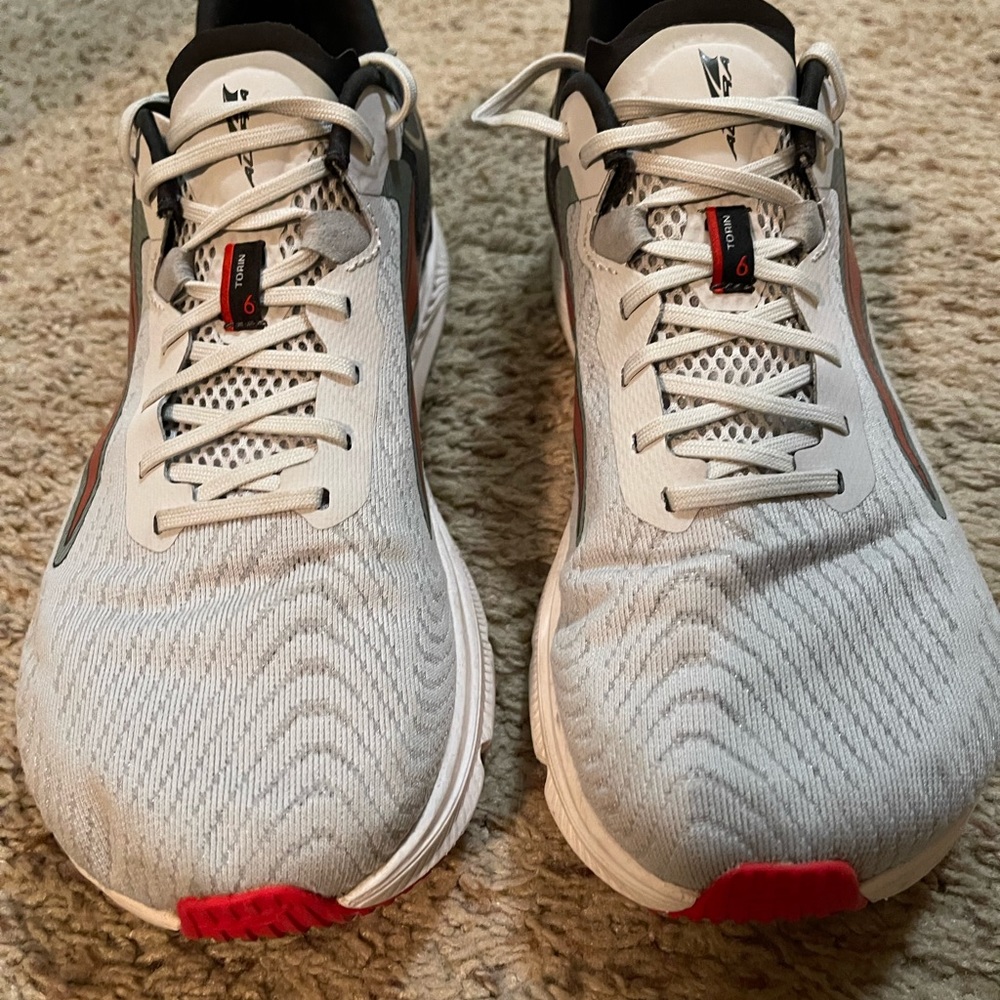Men’s Altra Torin 6 Size 10.5 Medium Gray/ Red